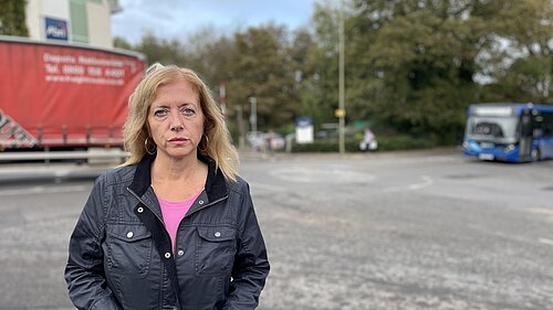 Liz Jarvis at Chickenhall Lane Roundabout